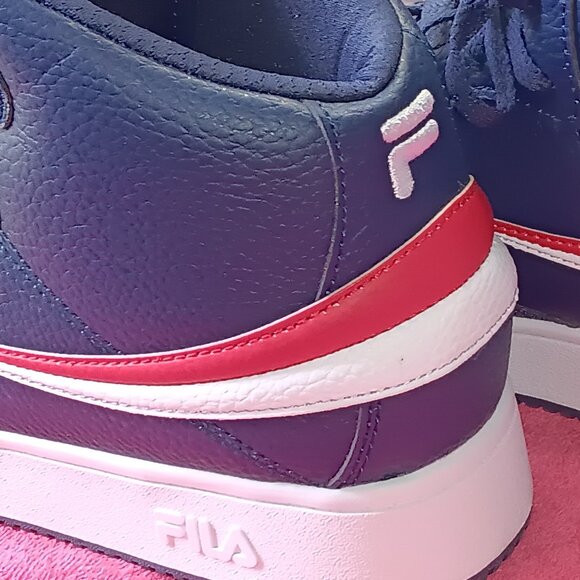 10.5 Fila High Tops Sneakers Blue Synthetic NWOT - Picture 4 of 9